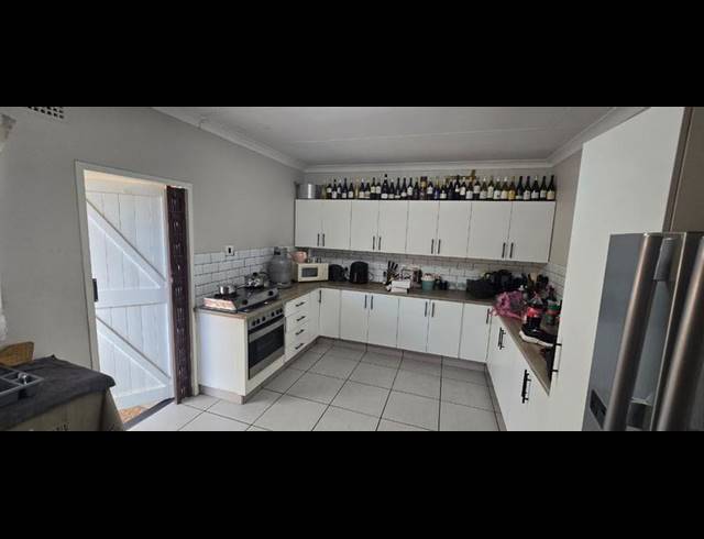 4 BEDROOM HOUSE FOR SALE IN ROTHDENE